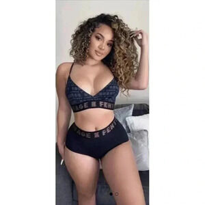 New Women’s Savage Fenty-Forever Savage Booty Short Black/gold Size Small